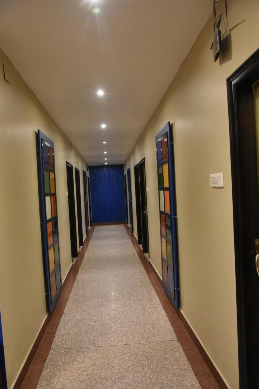 Hotel Vibhav Harsh Váránasí Exteriér fotografie